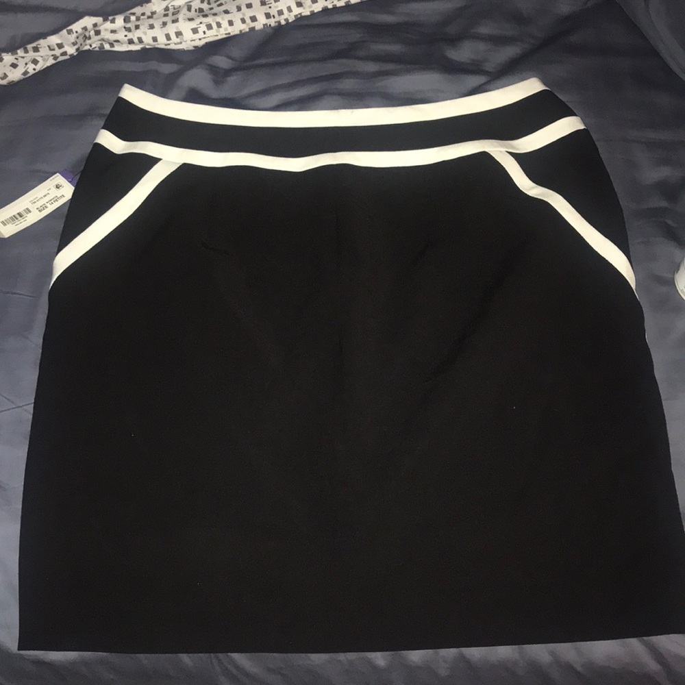 *New With Tags* Black pencil Skirt!